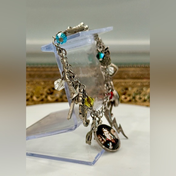 Harry Potter Charm Bracelet - Horcrux - Owl - Snake - Sorting Hat - EUC - Picture 4 of 15